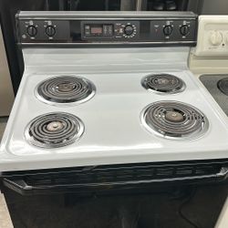Ge Electric Stove In Working Order 