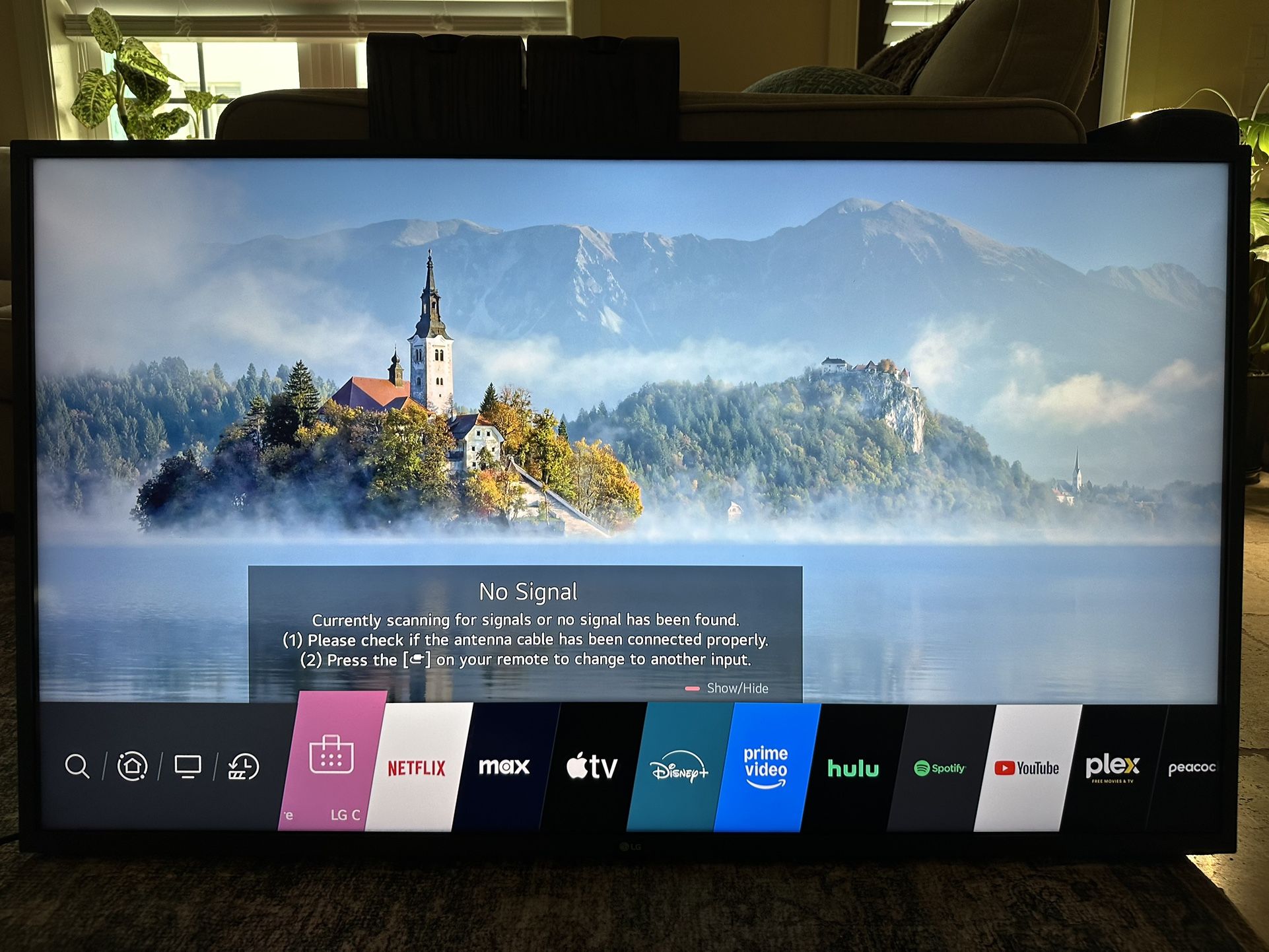 LG 50” 4K Ultra HD TV w/ Fully Articulating Wall Mount