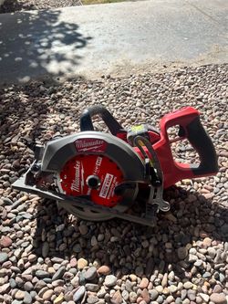 Milwaukee Cordless Circular Saw (Tool-Only)