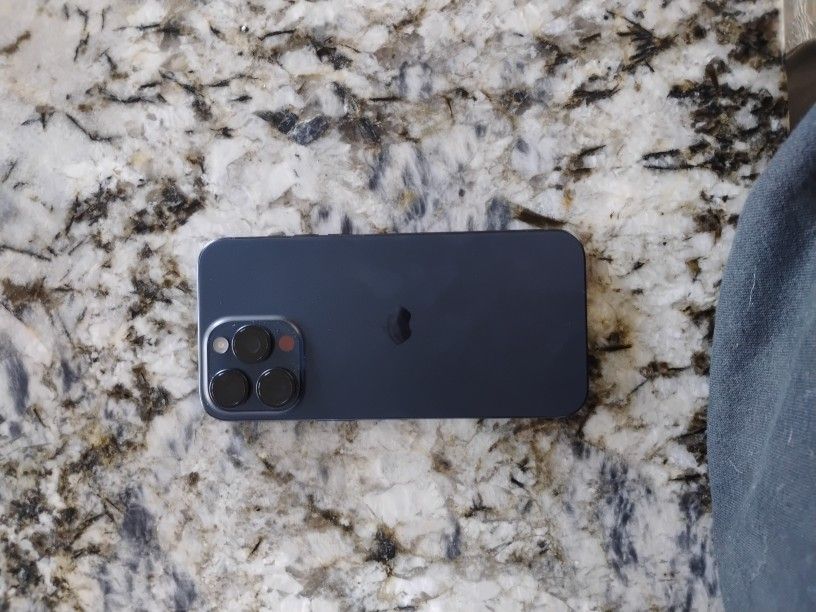 iPhone 15 Pro Max For Trades 95% Health Read Description