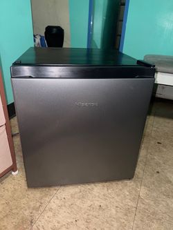 Hisense Mini Fridge