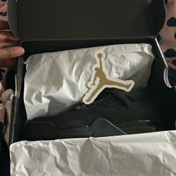 Black Cat 4s Size 1y 