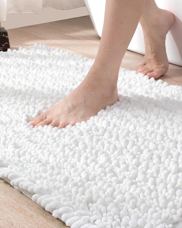 DEXI 20x32 White Bath Mat – Thick Chenille, Non-Slip D3