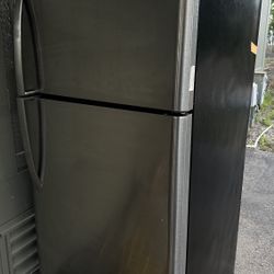 Frigidaire Refrigerator 