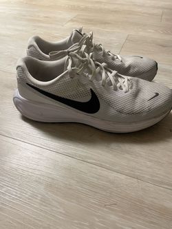 Nike White Running Sneakers size 9.5