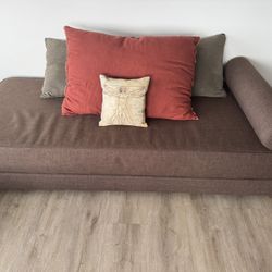 Chaise Lounge / Daybed (Converts to Full-size Bed)