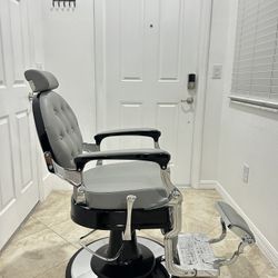 Luxury Reclining Barber Chair - Heavy Duty Hydraulic Base