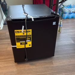 Mini Fridge 