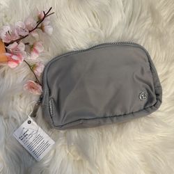 NWT Lululemon - ( Grey ) 2L Everywhere Belt Bag Large size / Cross Body Bag Purse Running Bag Gym Bag Pick up. Pick up.
