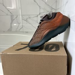 Adidas Yeezy 700 Copper Size 10