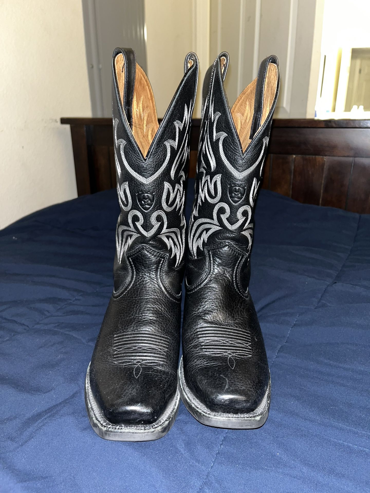 Black Cowboy Boots Size 9.5