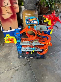 Hot wheel garage  new offer up