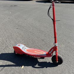 Razor Electric Scooter E200s With Charger It’s Runs Fast