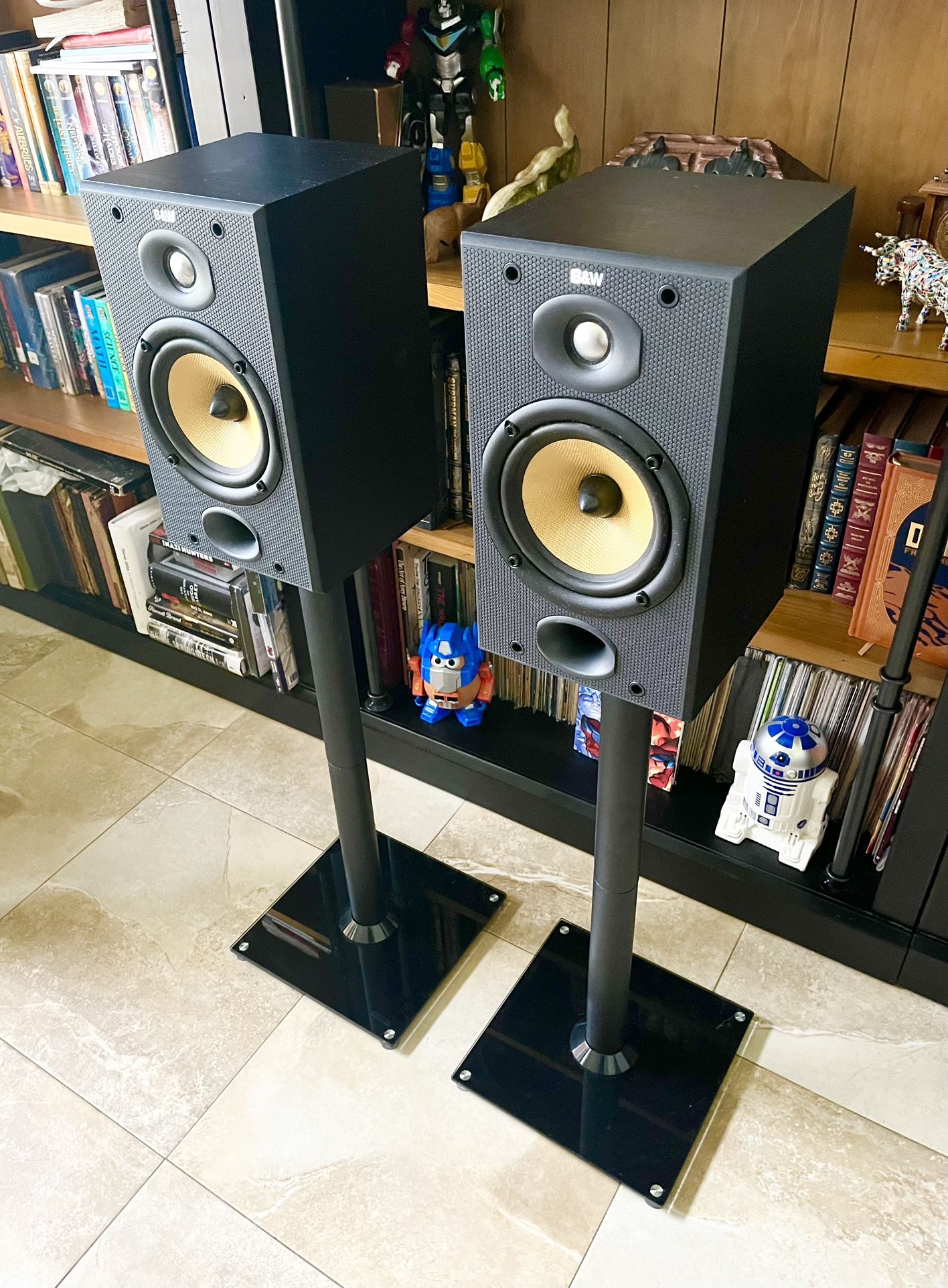 2) B&W 6.5” 🔈 100w Audiophile Speakers + Stands