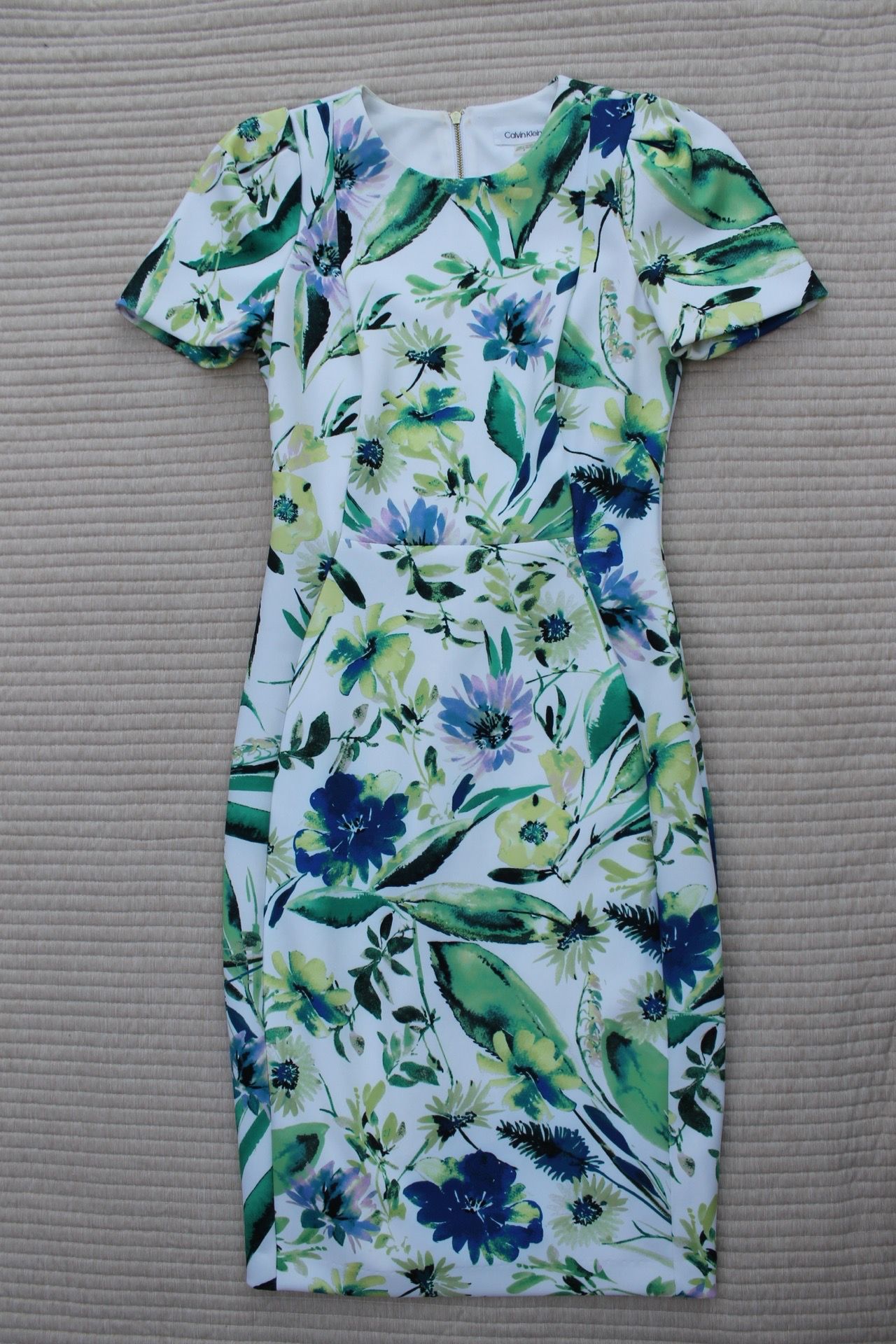 calvin klein white dress with blue flowers Floral Midi Sheath Green Size 2 Natalia Black Strapless Satin Sweatshirt Material Color:Ivory/Blush This mini dress has