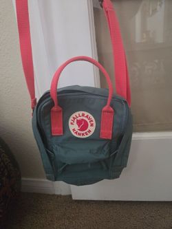 Fjällräven Kånken Mini crossbody bag