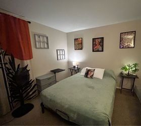 Like new queen mattress