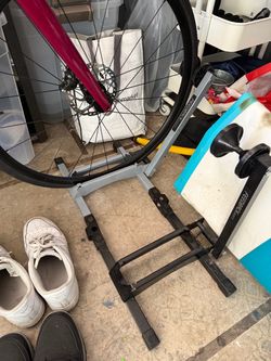 2 Feedback Sports bike stand