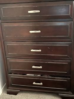Dark Wood 5-Drawer Chest Dresser