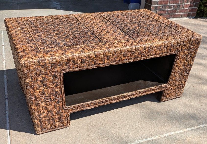 Woven Rattan/Wicker Coffee Table W/ Trays