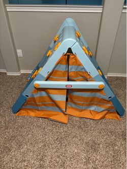 Little Tikes Toddler Campin & Climb Wall