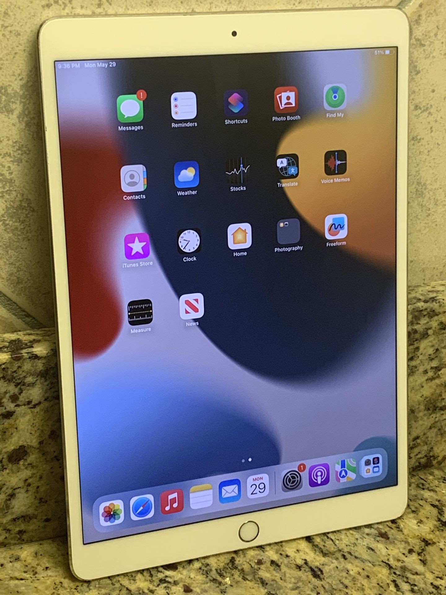 Apple iPad Pro 1st Gen. 256GB, Wi-Fi, 10.5