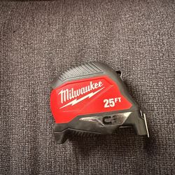 Milwaukee 25FT Magnetic Tape Measure 