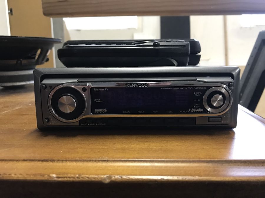 Kenwood car stereo. Kdc-Mp528