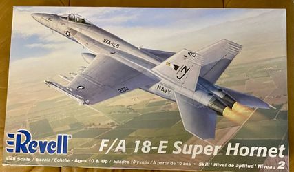 Revell F/A 18-E Super Hornet model