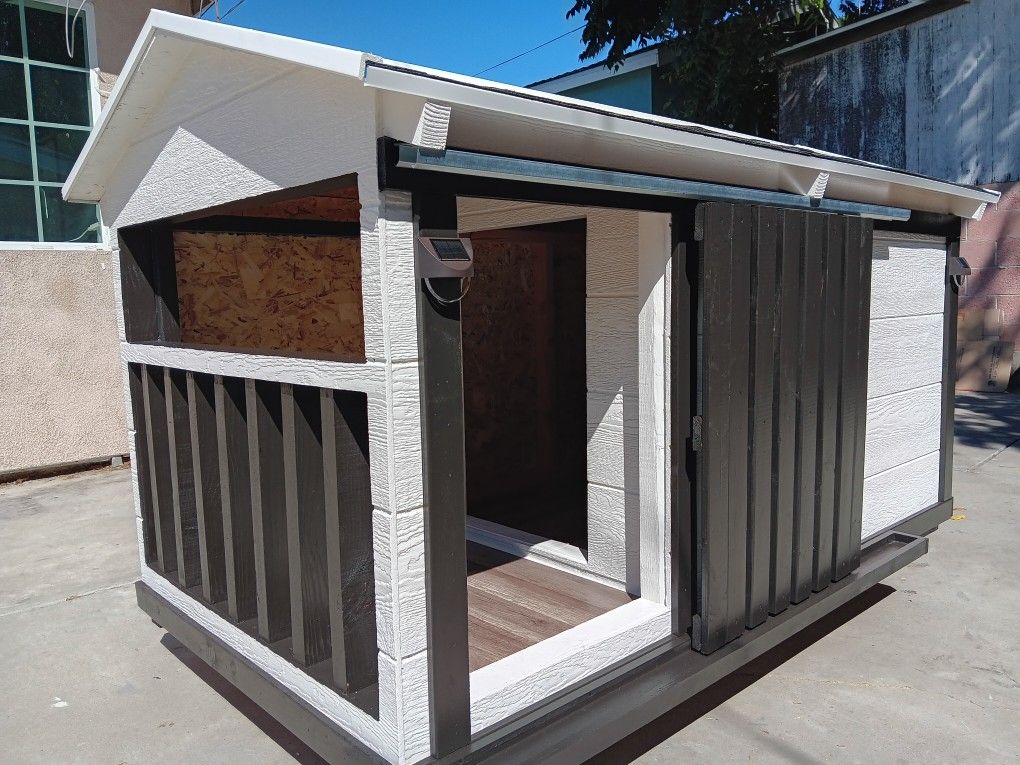 DOG HOUSES