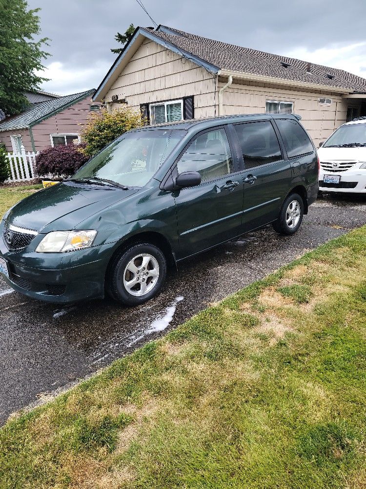 2002 Mazda MPV