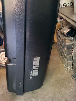 Thule summit with cross bars 7’6”