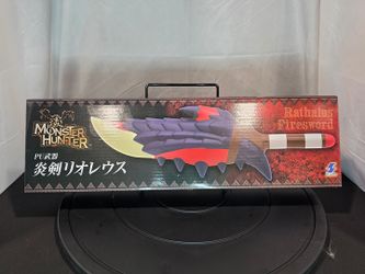 Capcom "Monster Hunter" 15.7" Rathalos Fire Sword (Red Wing) Weapon