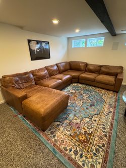 Large Leather Sectional w/ Chaise – Very Comfortable – Great Deal