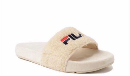 Women’s Fila Fuzzy Slides Size 8