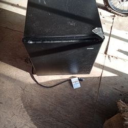 Mini Fridge For Sale $20 Bucks!!!