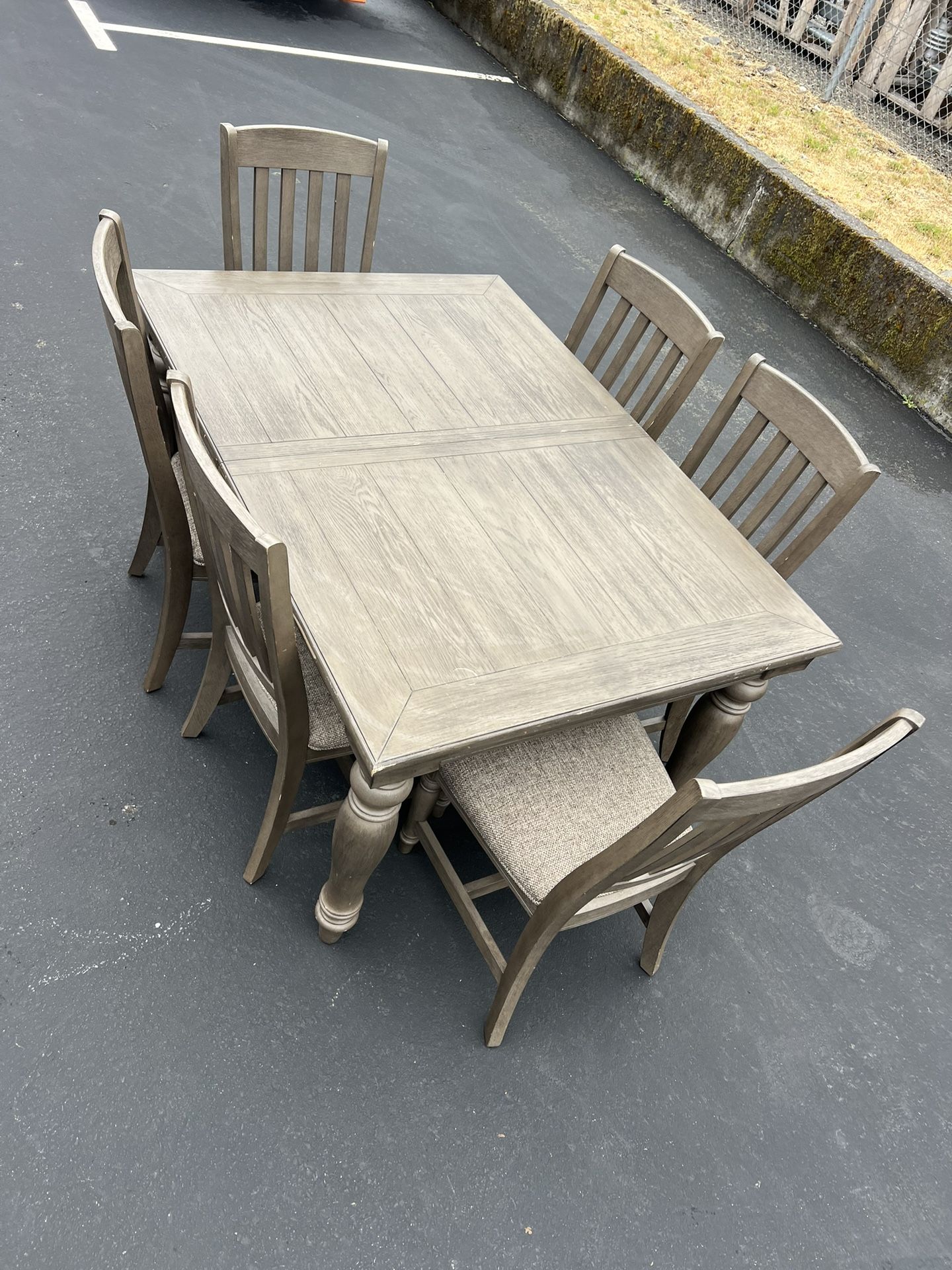 Dining room table, 6 chairs