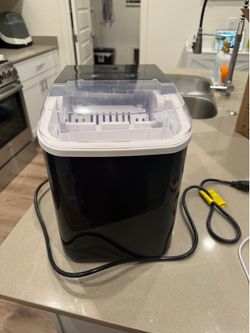 Dumos Ice Maker
