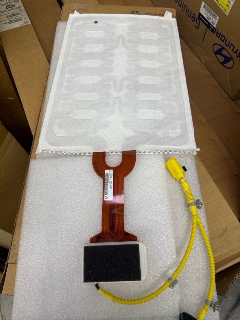 Genuine OEM Hyundai Ocs Assembly Front Seat Right-hand 88907-1E500-FFF NEW