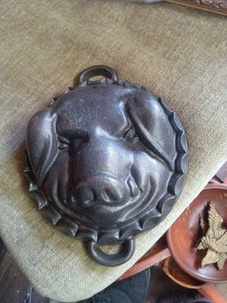 Cast iron pig face Baking dish