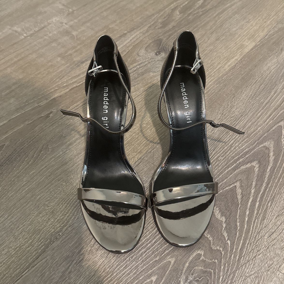 Madden Girl Heels, Dark Silver Mirror Metallic, Size 7.5