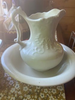 White ceramic pitcher And Bowl Set 16" Bowl 11" Pitcher