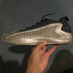 Anthony Edward 1 low, Basketball Shoe, Chamet Size 8 1/2 In Men And 9 1/2 In Women