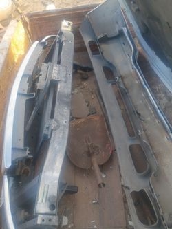Complete 2001 GMC Yukon front clip