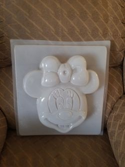 NEW JELLO   MOLDS HARD PLASTIC..CAPACITY 2  TO LITERS . 10 EACH PRICE FIRM   LOCATED EASTSIDE