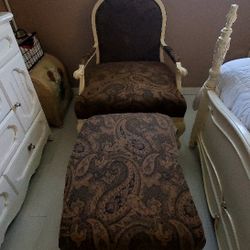 Sillon Y Ottoman Los 2 Por $150