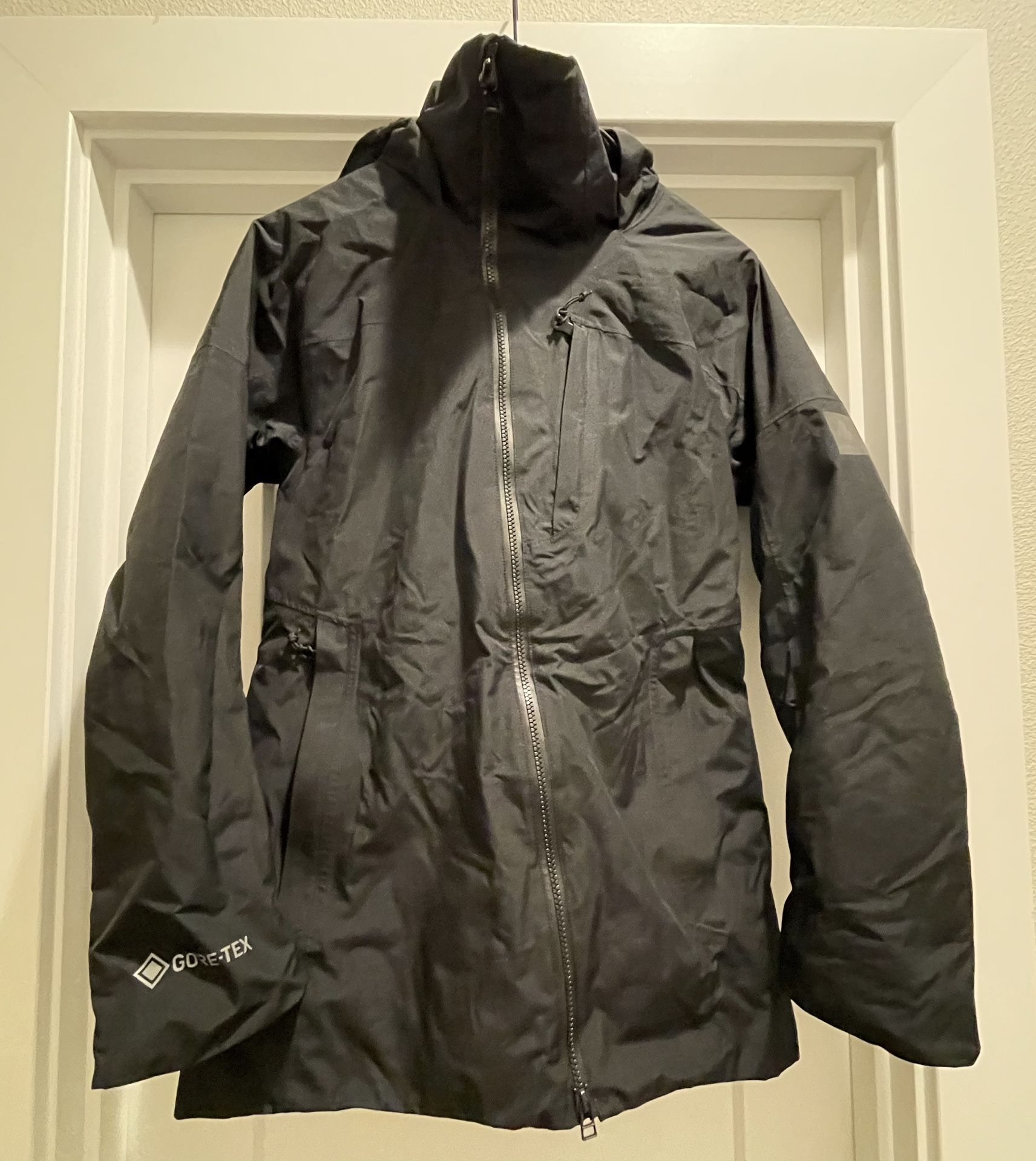 W BURTON GTX Pillowline Jacket Small (Black)