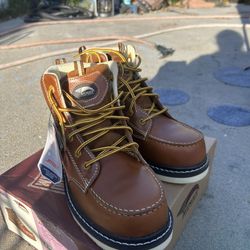 Man Or Women Wear Boots