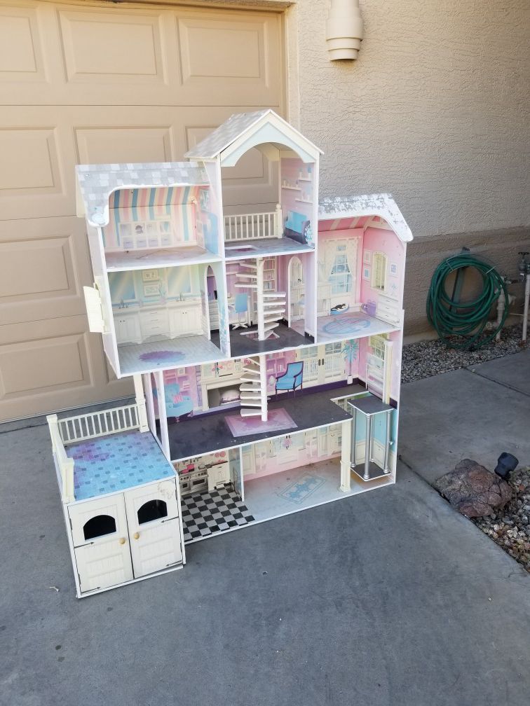 Free doll house 4ft tall