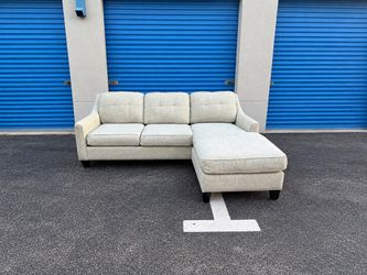 Free delivery 🚚.  Sectional sofa